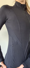 Load image into Gallery viewer, Running Jacket invisible pockets